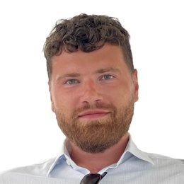 今日美元兑人民币中间价为7.1745,上调7.00点,上一交易日报为7.1738;